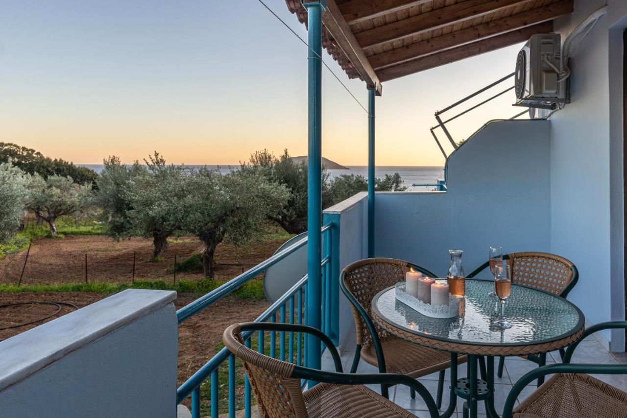Secret Summer Havens - Perfectly Secluded Getaways Vaszilíci Kültér fotó