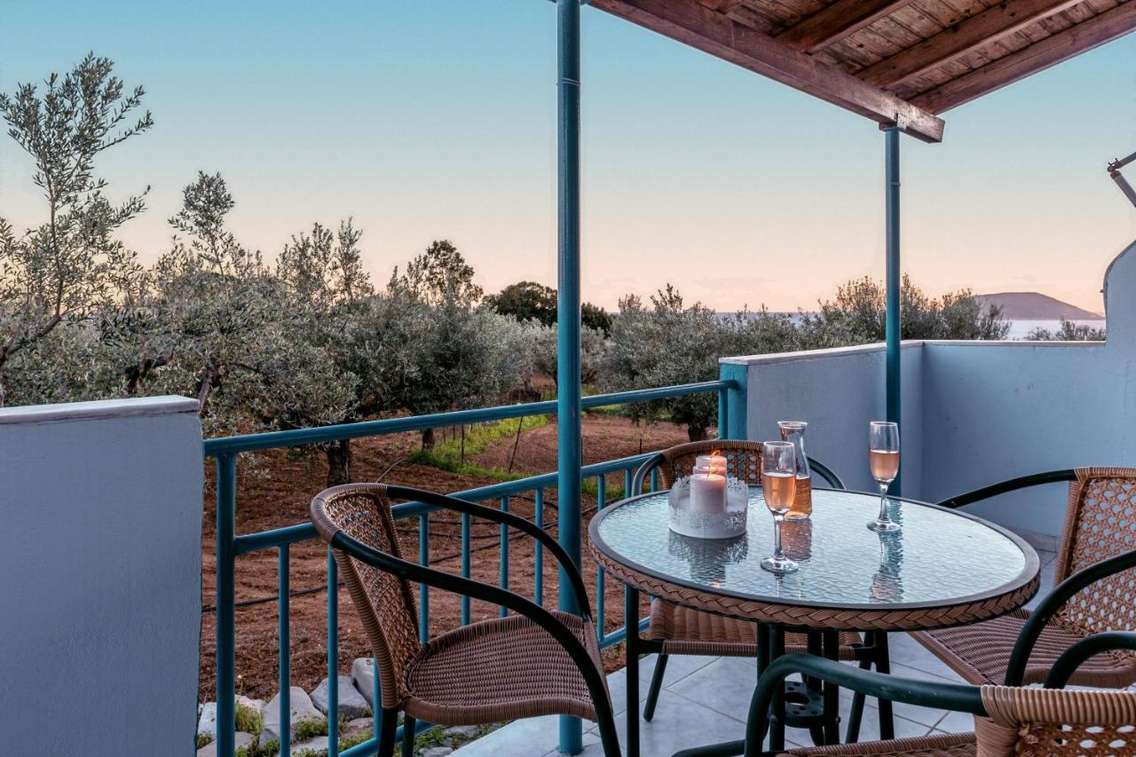 Secret Summer Havens - Perfectly Secluded Getaways Vaszilíci Kültér fotó